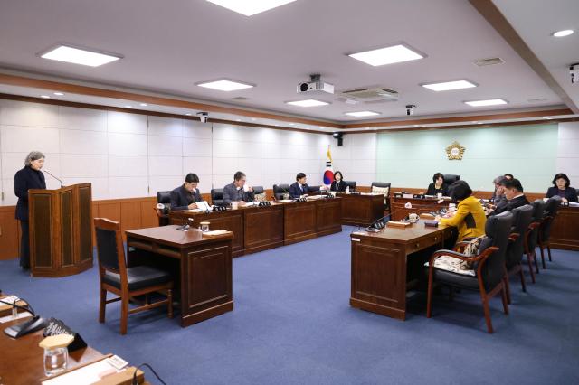 동해시의회가 17일 제357회 제2차 정례회 제3차 본회의를 개의하고 있다 사진동해시의회