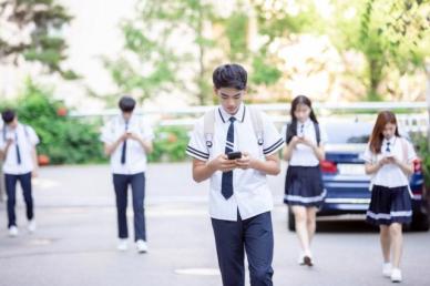 방미통위 청소년 SNS 규제 검토…네이버·카카오 플랫폼 사업 환경 변화 예고