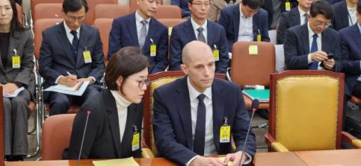 쿠팡 청문회, 로저스 대표 과거 이력 진실공방