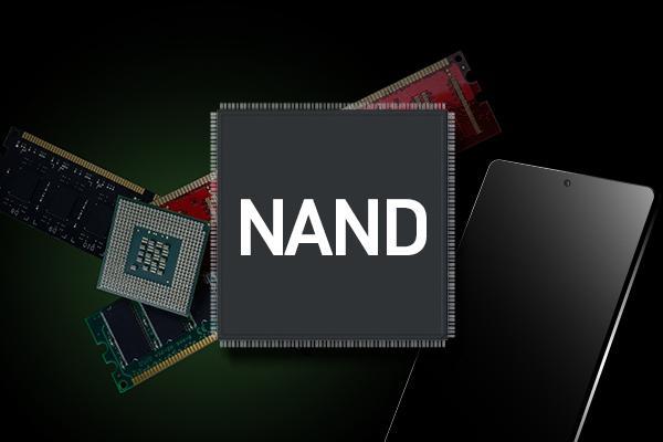 Samsung seen emerging winner in premium smartphones as memory costs surge