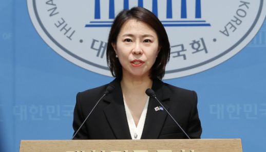 친청계 김한나, 與 최고위원 불출마…혁신보다 갈등에 힘 보태는 것 같아