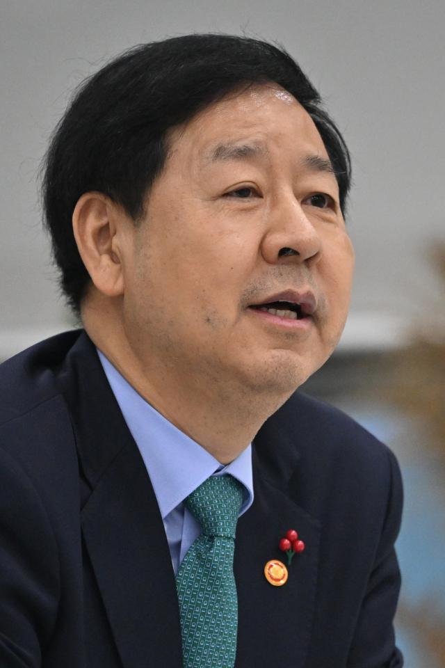 17일 오전 광주 서구 광주도시공사에서 열린 광주 군 공항 이전 6자 협의체 1차 회의에서 구윤철 부총리 겸 기획재정부 장관이 모두발언을 하고 있다사진광주전남사진기자단