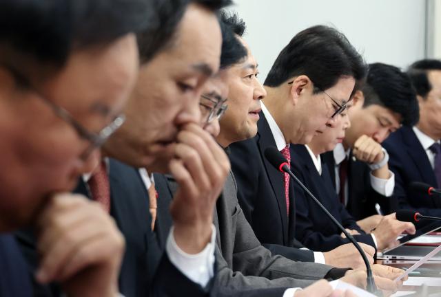 장동혁 국민의힘 대표가 18일 국회에서 열린 최고위원회의에서 모두발언을 하고 있다 사진연합뉴스