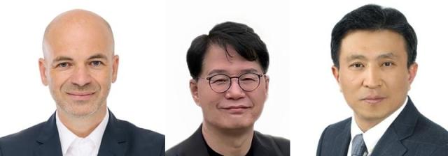 현대차그룹이 18일 사장단을 포함한 정기 임원 인사를 단행했다 사진은 만프레드 하러 현대차·기아 제조부문장 사장왼쪽부터 정준철 현대차·기아 제조부문장 윤승규 기아 북미권역본부장 겸 기아미국 법인장 사장