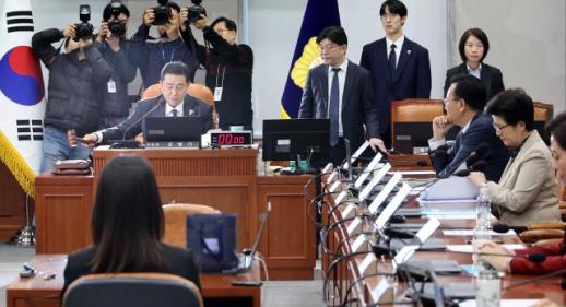 국회 운영위, 비교섭 1명 정개특위 구성안 의결…혁신당 반발
