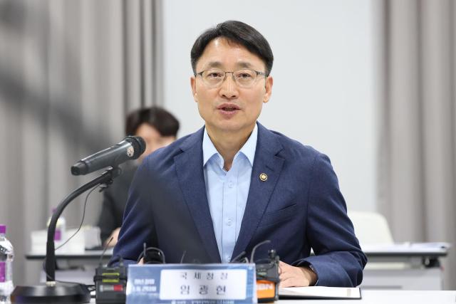 임광현 국세청장은 18일 경기 성남 판교 제2테크노밸리 내 판교창업존에서 열린 현장소통 간담회에서 발언하고 있다사진국세청