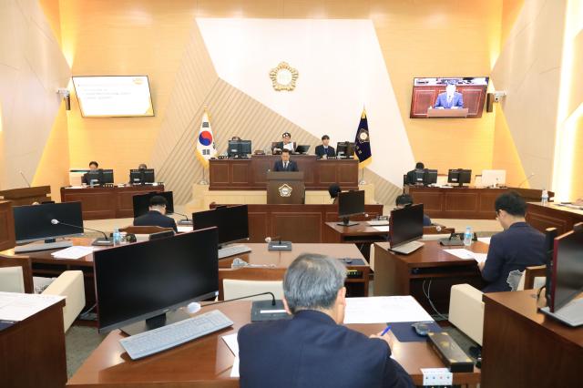 삼척시의회가 18일 제268회 제2차 정례회 제3차 본회의를 열고있다 사진삼척시의회