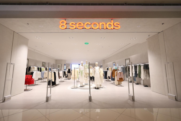 지난 7월 오픈한 에잇세컨즈 필리핀 SM 몰 오브 아시아 매장 전경 사진삼성물산 패션부문