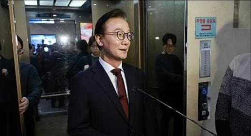 경찰, 통일교 금품 의혹 전재수 전 장관 19일 소환…현금·시계 받은 적 없다