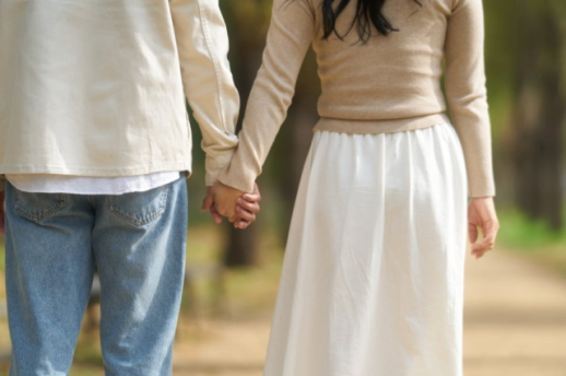 恋爱驶入新赛道 半数以上年轻人对网恋持积极心态