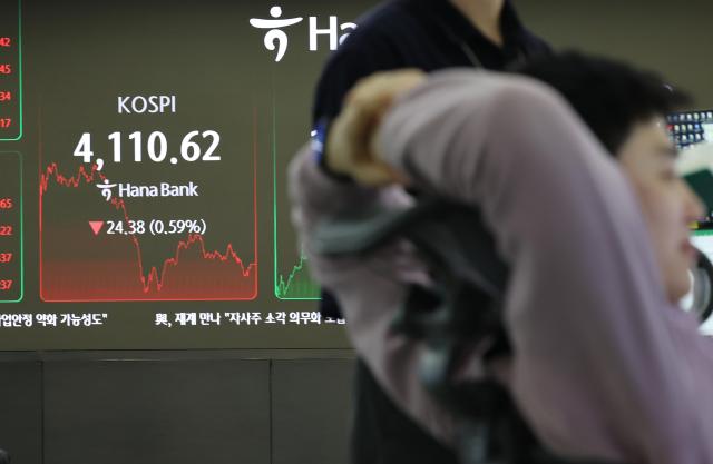 Retail investors struggle overseas as brokerages reap record fees