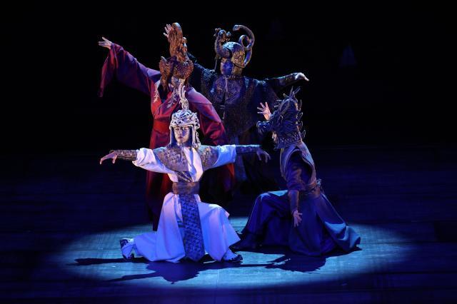 16일 서울 서초구 국립국악원에서 ‘나례’ 공연 드레스 리허설이 진행되고 있다. AJP Yoo Na-hyun