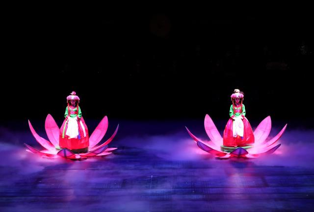 16일 서울 서초구 국립국악원에서 ‘나례’ 공연 드레스 리허설이 진행되고 있다 AJP Yoo Na-hyun