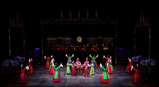 16일 서울 서초구 국립국악원에서 ‘나례’ 공연 드레스 리허설이 진행되고 있다 AJP Yoo Na-hyun