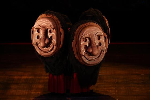 16일 서울 서초구 국립국악원에서 ‘나례’ 공연 드레스 리허설이 진행되고 있다 AJP Yoo Na-hyun