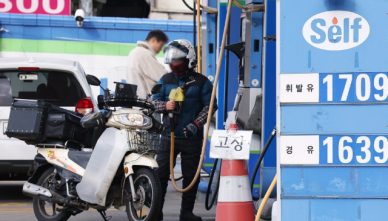 [장소영의 오일머니] 주유소 기름값 2주 연속 하락세...연속 하락 기대감 상승