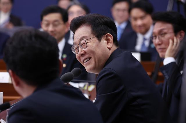 이재명 대통령이 19일 정부서울청사 별관에서 열린 금융위원회·공정거래위원회 업무보고에서 발언하고 있다사진연합뉴스