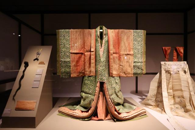 Male attire in the Japanese court AJP Han Jun-gu