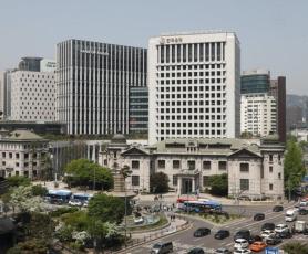 Bank of Korea takes rare moves to boost USD liquidity and defend won
