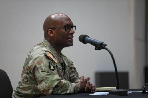 브런슨 전작권 전환 지연 의도 없다…DMZ 출입, 정전협정 준수