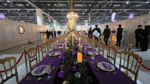 크리스마스 저택으로의 초대…컬리푸드페스타 2025 가보니