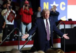 트럼프, 경합주 노스캐롤라이나서 경제 성과 부각…물가 최저