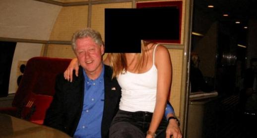 논란의 엡스타인 파일 첫선… 트럼프 아닌 클린턴 곳곳에