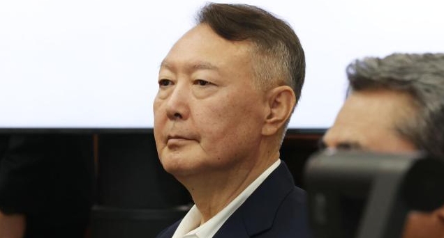 尹, 김건희 특검 첫 조사 종료…6개 혐의 모두 부인