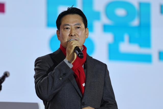 장동혁 국민의힘 대표가 지난 19일 청주 오스코에서 열린 충북도당 당원 교육 행사에 참석해 축사하고 있다 사진연합뉴스