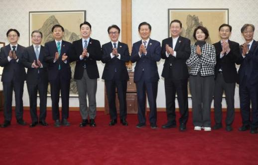 [아주경제 오늘의 뉴스 종합] 당정, 서울 집값 상승에 추가 공급 대책 시점 고심…연초로 연기 가능성 外