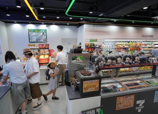 새해부터 편의점 물가 들썩…세븐일레븐 PB제품 최대 25% 인상