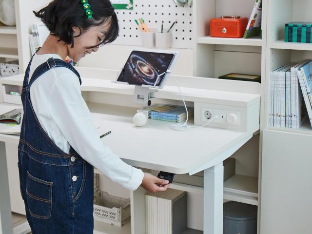 한샘 조이 S시리즈 책상  사진한샘