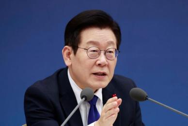 정부 탈모는 생존의 문제, 건보 적용 검토에 의료계 반발