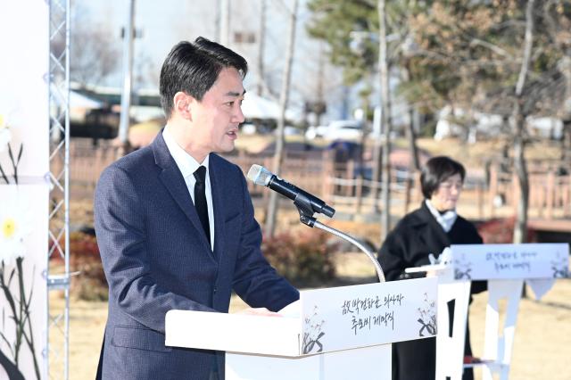 대구 달성군은 세천늪근린공원에 의사자 故 박건하 군을 기리기 위한 추모비를 건립했다 사진대구달성군