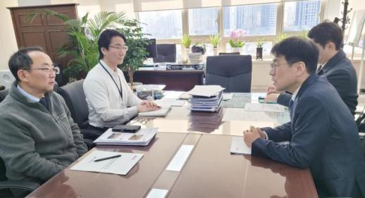 대구 김정기 부시장, 박동일 산통부 실장…섬유·안경 정부에 요청