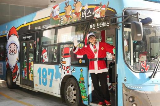 Santa buses return to Busan streets
