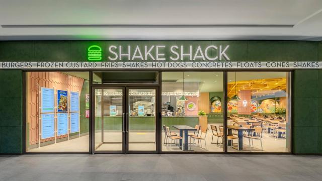 신세계사이먼 파주 프리미엄 아울렛에 오픈한 쉐이크쉑 파주점 사진SPC그룹