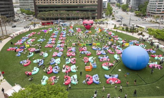 首尔户外图书馆获评市民票选"今年最具代表性的首尔市政策"