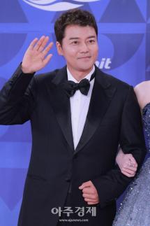 전현무, 차량 링거 논란에 의료 기록 공개 적법 진료였다