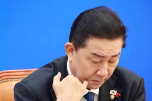 고가 호텔 숙박 논란 김병기 적절하지 못한 처사 사과