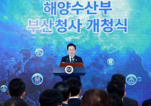 李 대통령 가덕신공항 차질 없이 추진…2030년까지 해사법원 설립