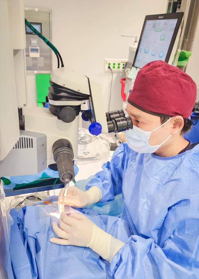 青少年高度近视加速蔓延 老龄人群人工晶体移位风险上升