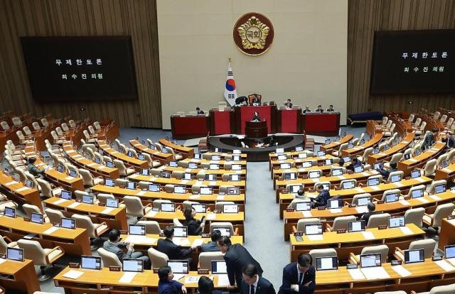 정보통신망법, 與주도 본회의 처리 전망…2박3일 필버대결 종료