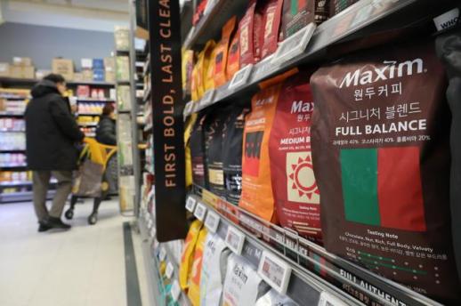 Koreas consumer confidence dips as weak won fuels inflation fears