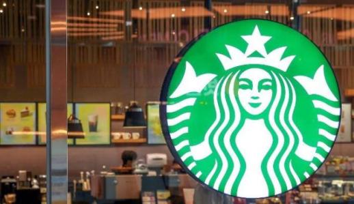 강남 스타벅스서 20대女 소화기 난사…70명 대피 소동