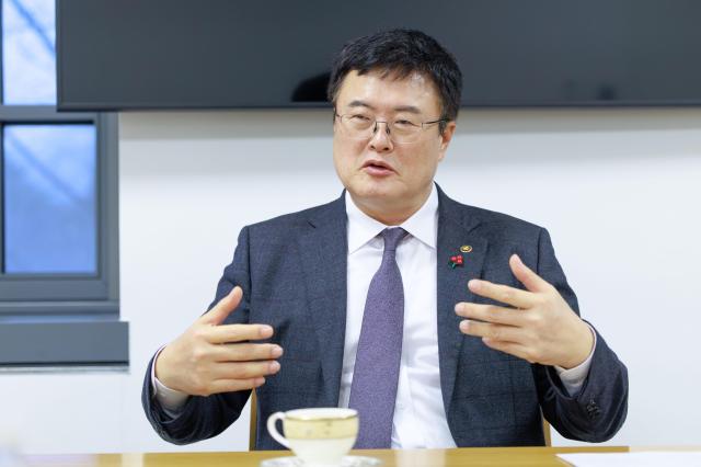 김대현 문화체육관광부 제2차관이 23일 오후 국립현대미술관 서울관 집무실에서 본지와 인터뷰하고 있다 사진유대길 기자 dbeorlf123ajunewscom