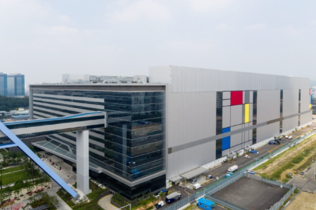 Samsung contains brief smoke incident at Hwaseong plant; no injuries, no production impact