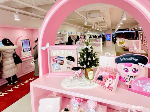 에스에이엠지엔터테인먼트의 서울 성수동 더티니핑 매장 내부 모습 사진SAMG엔터