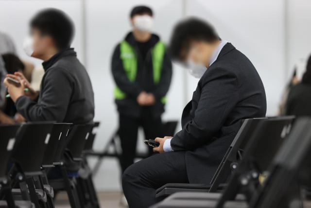 政策初衷与现实背离 地方大学毕业生就业"亮红灯"