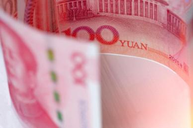 中역외위안화 환율 달러당 7위안 붕괴…달러 약세·계절적 수요 영향